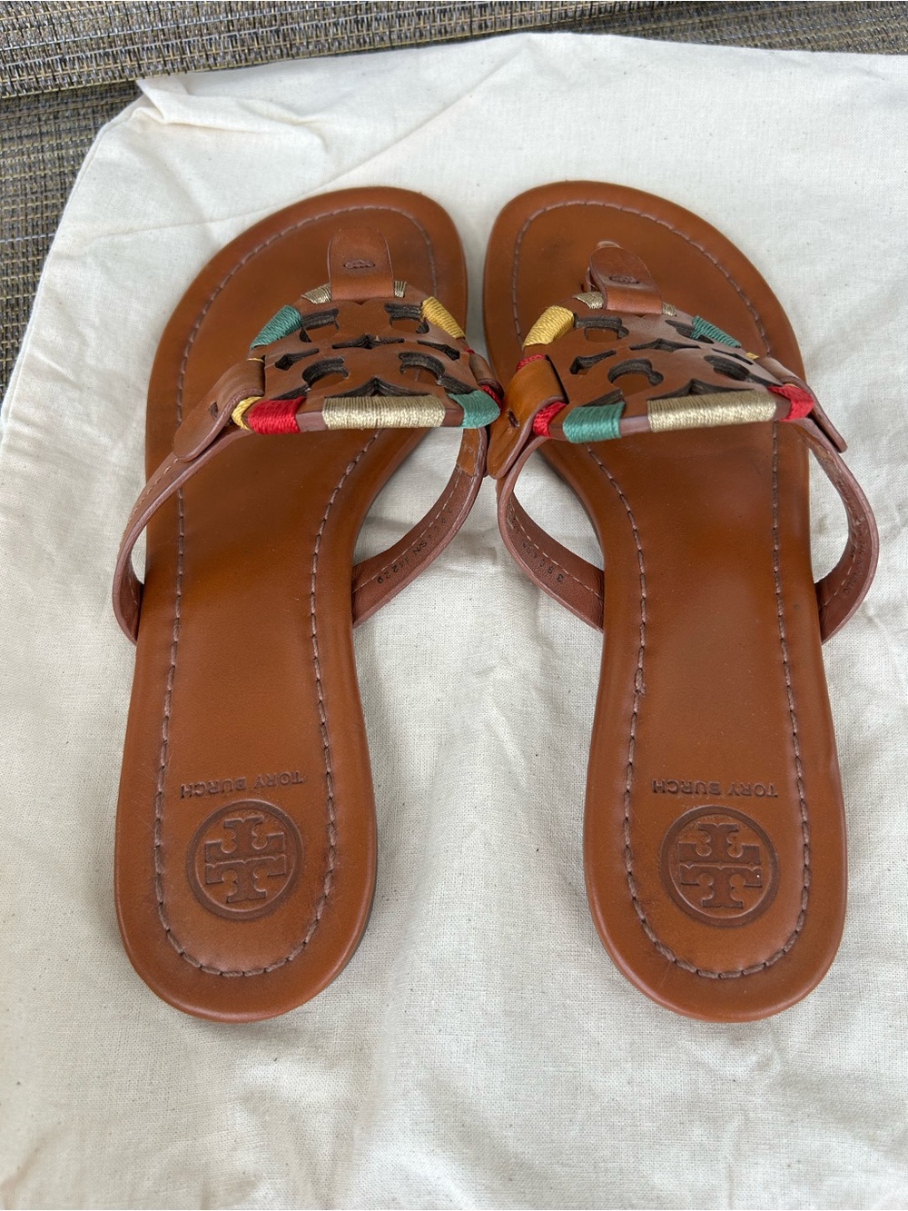 EUC Tory Burch size 7 Tan Brown Leather Miller Sandals Multicolor Trim Logo - Picture 4 of 8